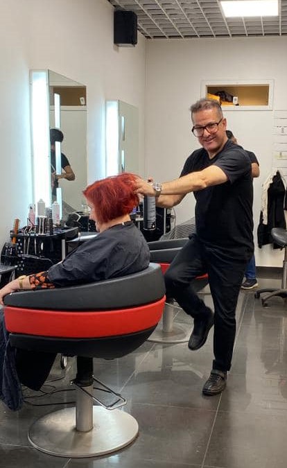 Barberare som arbetar